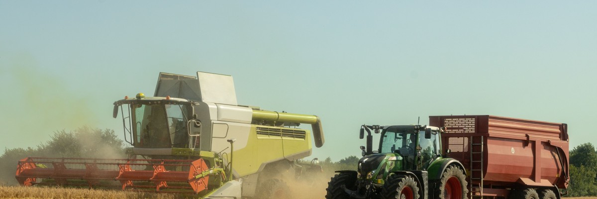 landbouwmachines-veld.jpg